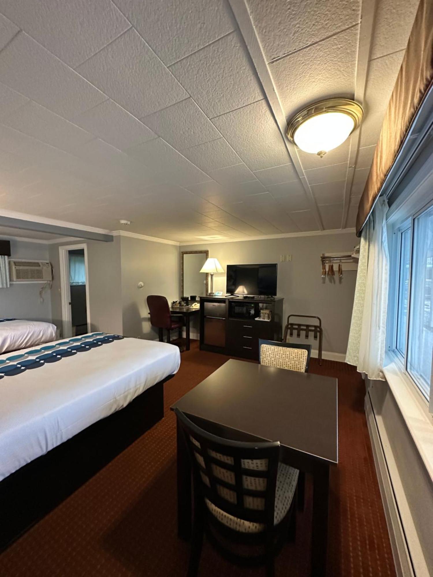 Rodeway Inn Orleans - Cape Cod Exterior photo