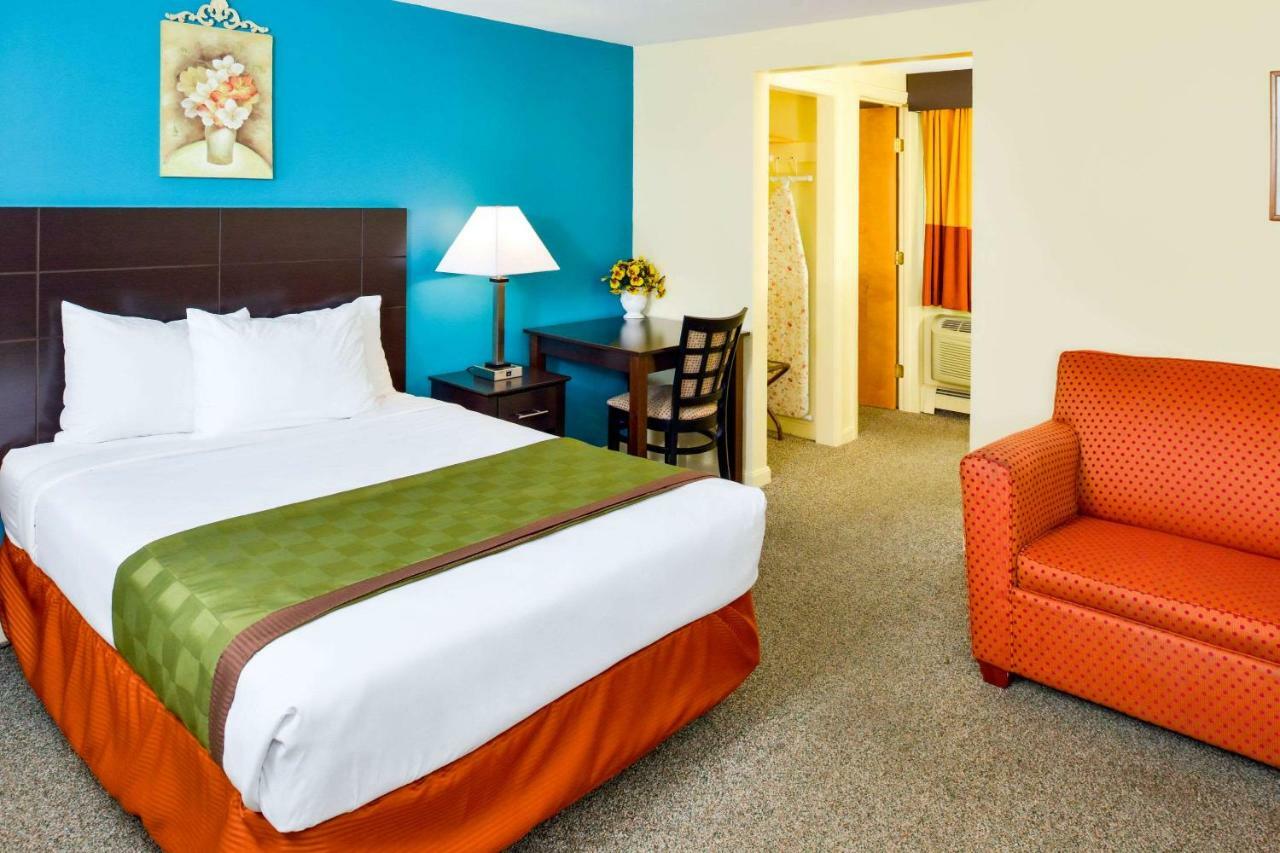 Rodeway Inn Orleans - Cape Cod Exterior photo
