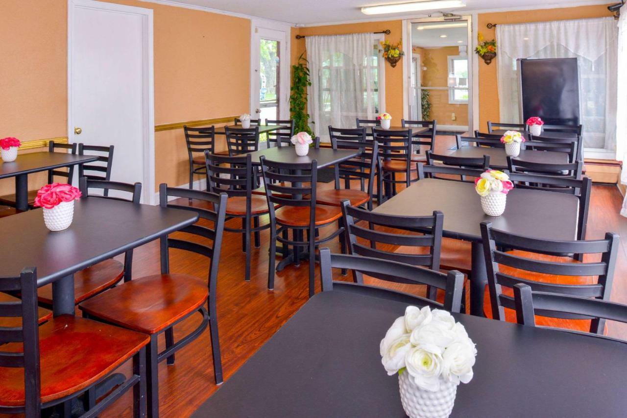 Rodeway Inn Orleans - Cape Cod Exterior photo